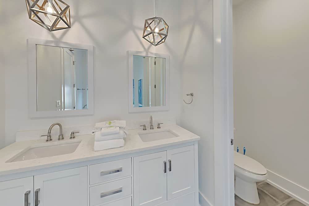 Photo of Bathroom in Fort Walton Beach - Destin