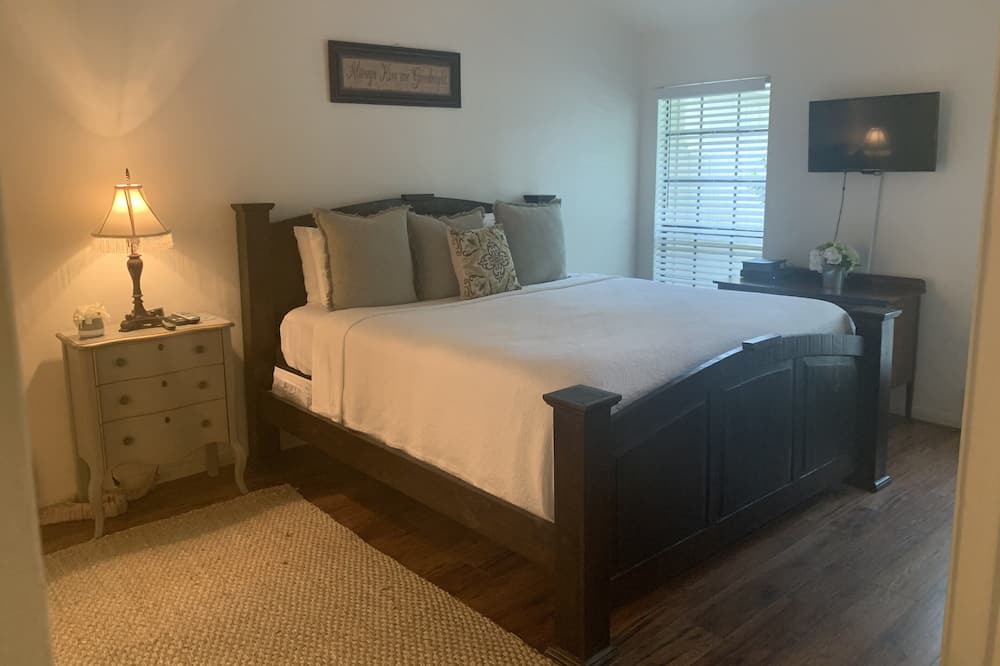 Photo of Bedroom in Mandeville