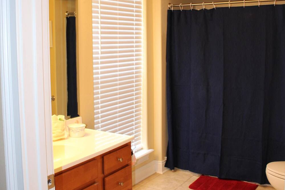 Photo of Bathroom in Sunset Pass