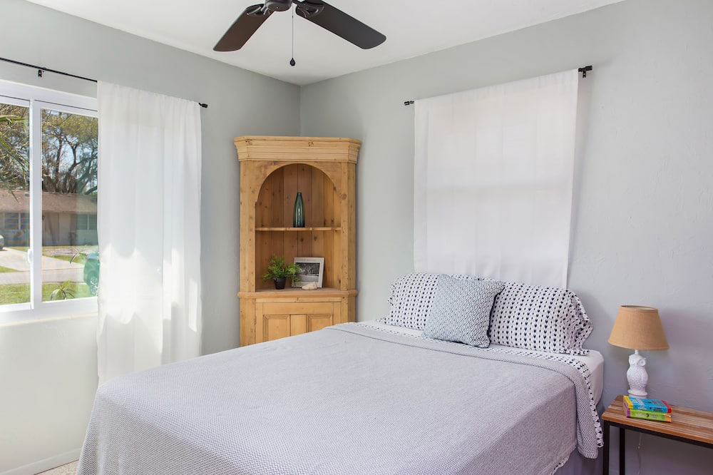 Photo of Bedroom in Laurel