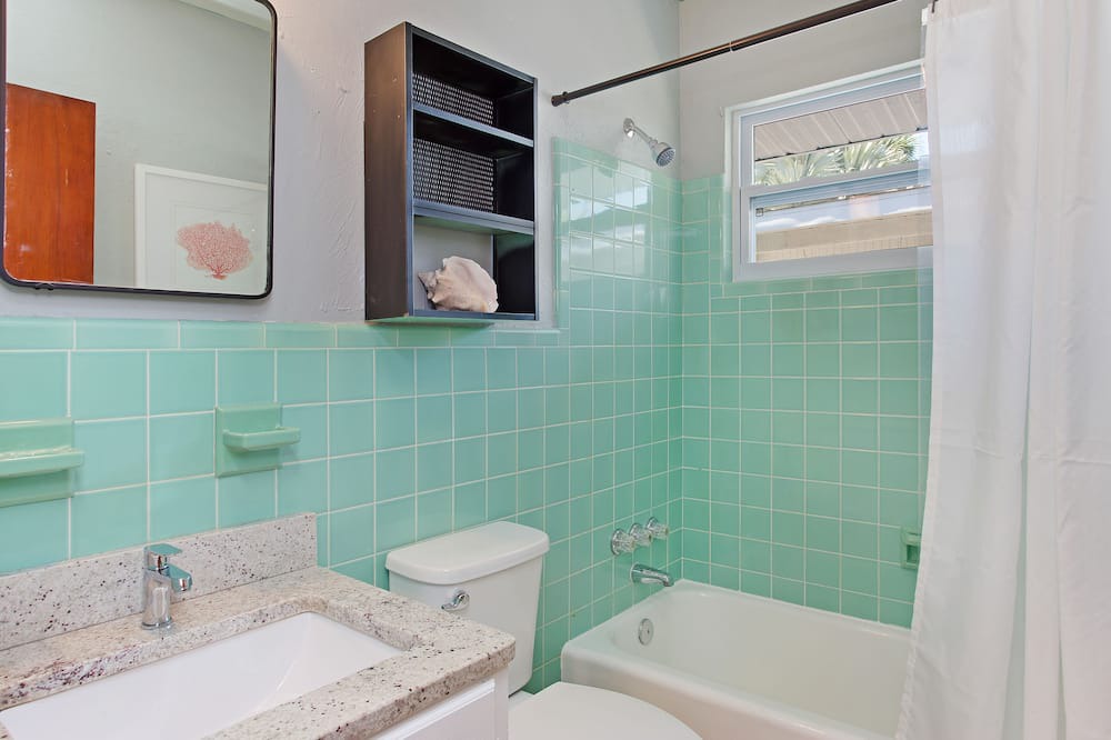 Photo of Bathroom in Laurel