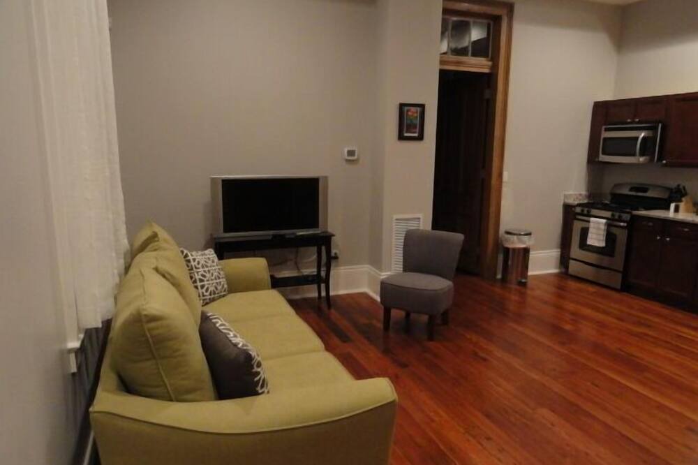 Photo of Livingroom in Faubourg Delachaise