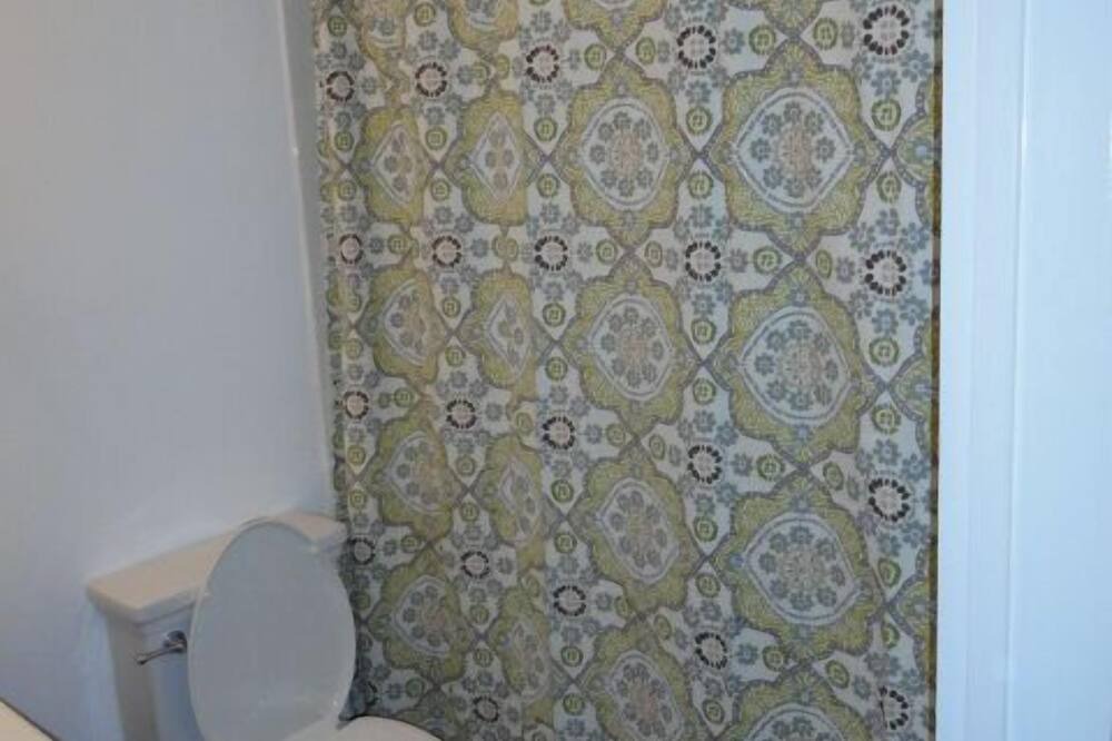 Photo of Bathroom in Faubourg Delachaise