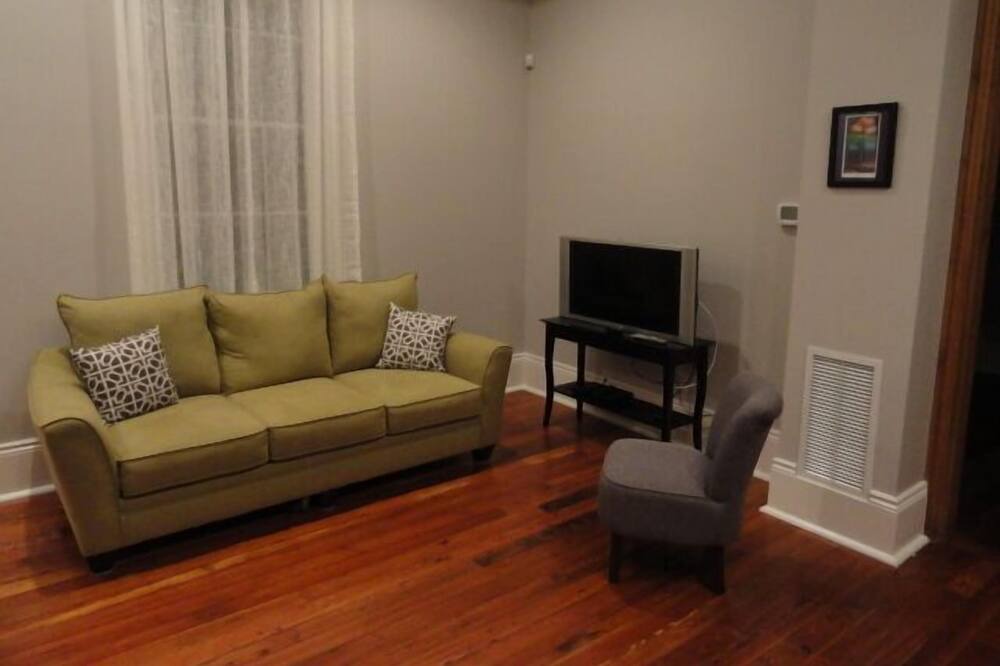 Photo of Livingroom in Faubourg Delachaise