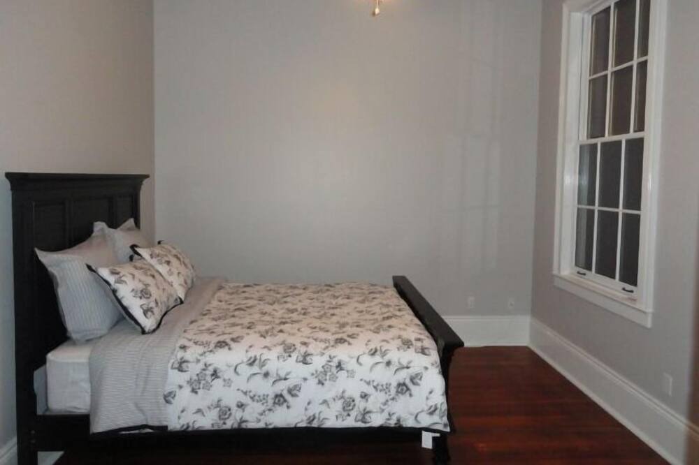 Photo of Bedroom in Faubourg Delachaise