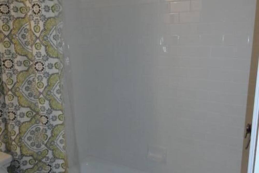 Photo of Bathroom in Faubourg Delachaise