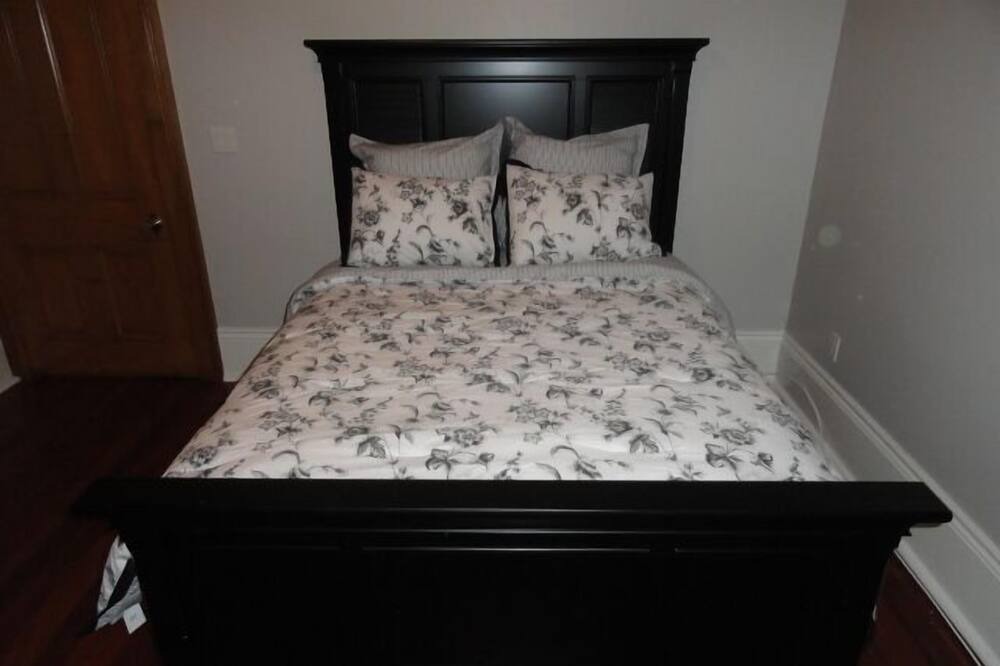 Photo of Bedroom in Faubourg Delachaise