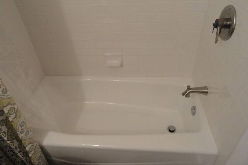 Photo of Bathroom in Faubourg Delachaise