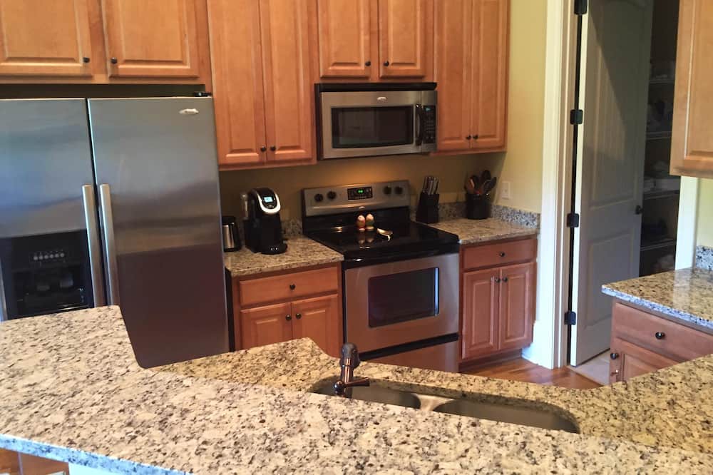 Photo of Kitchen in Dadeville