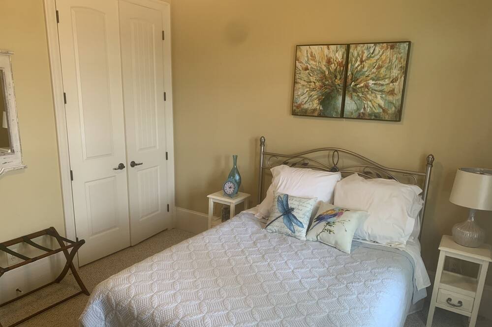 Photo of Bedroom in Dadeville