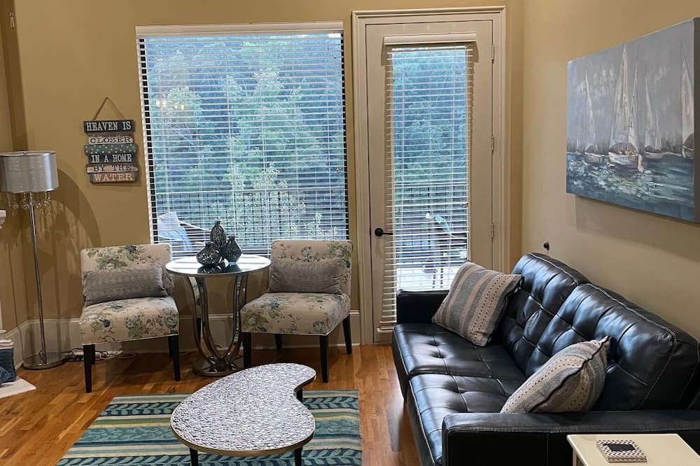 Photo of Livingroom in Dadeville