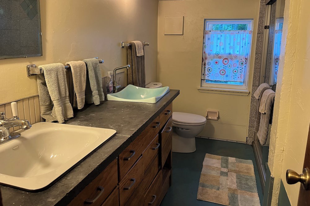 Photo of Bathroom in Micanopy