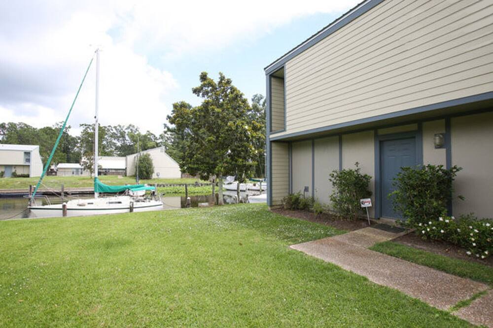 Photo of Others in Mandeville
