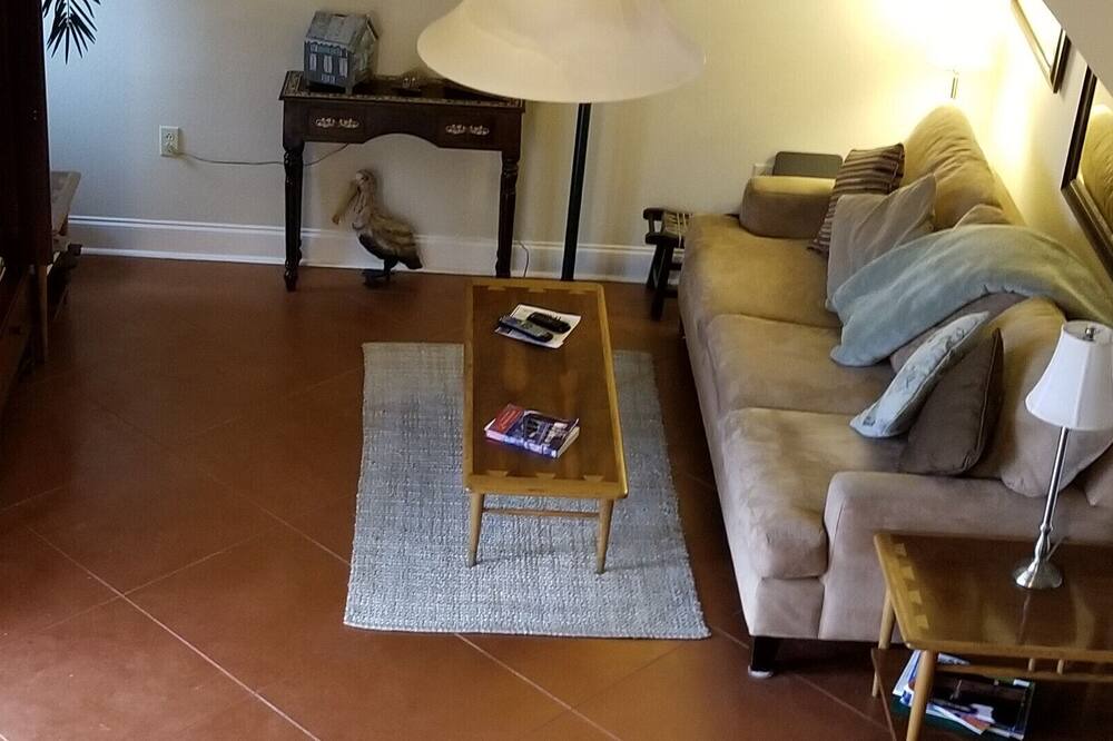 Photo of Livingroom in Mandeville