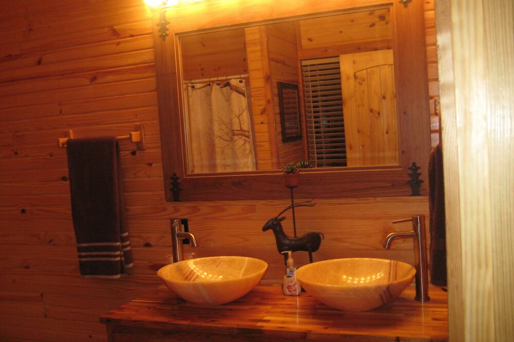 Photo of Bathroom in Karnack