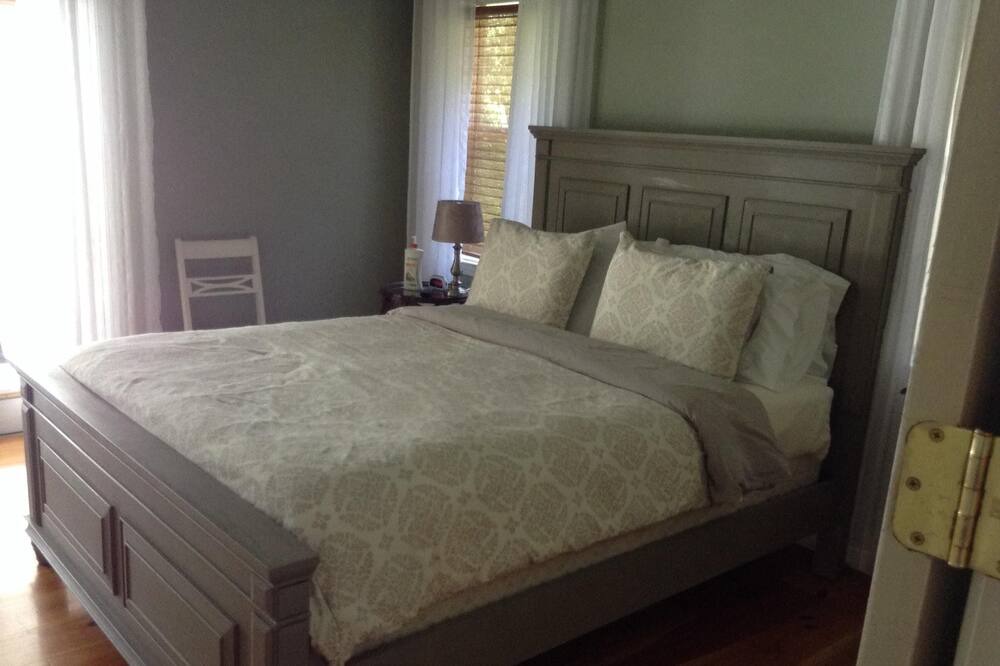 Photo of Bedroom in Waveland