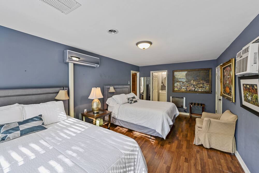 Photo of Bedroom in Biloxi