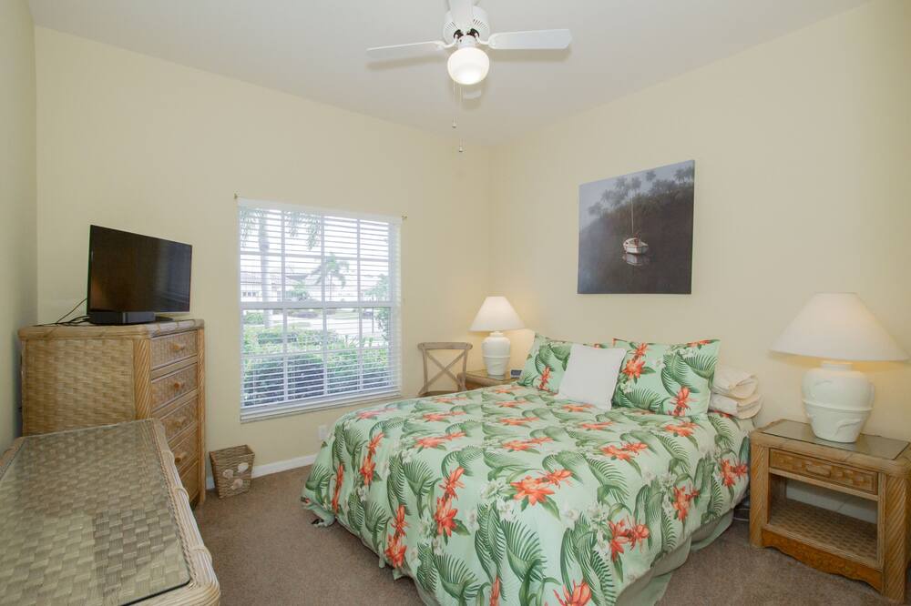 Photo of Bedroom in Falcons Glen