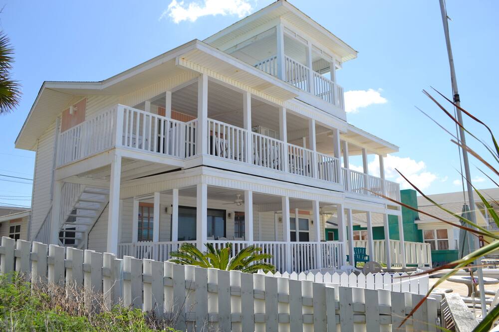 Photo of Others in Bahama Beach