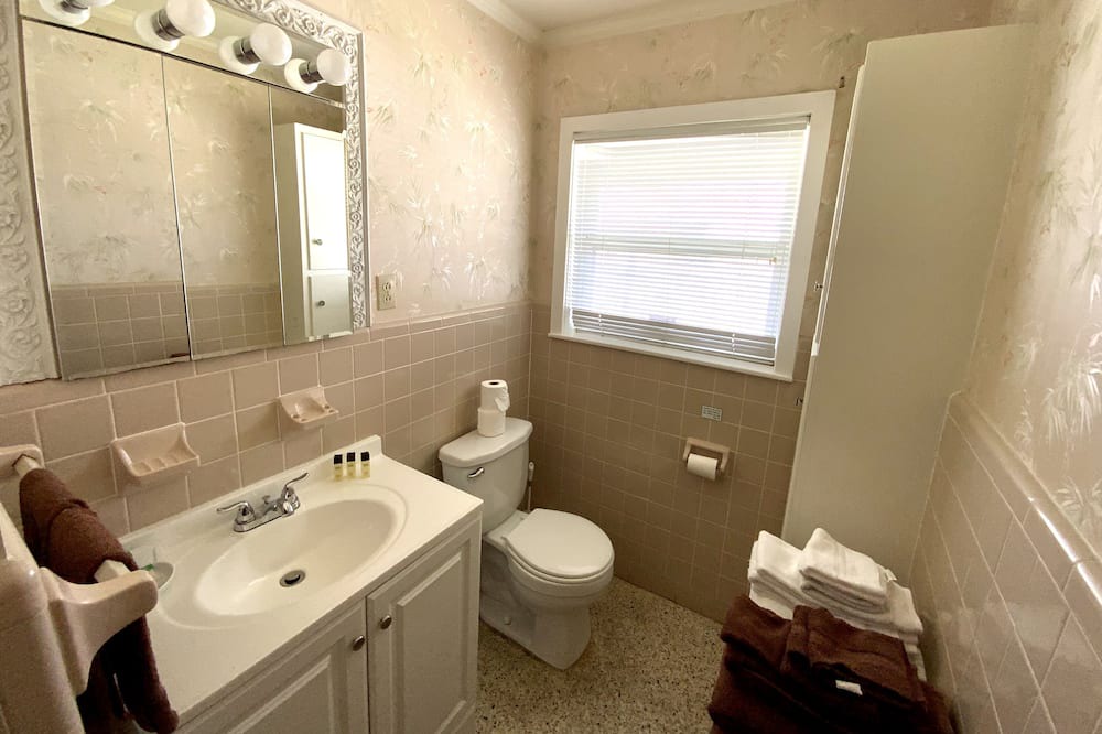 Photo of Bathroom in Bahama Beach