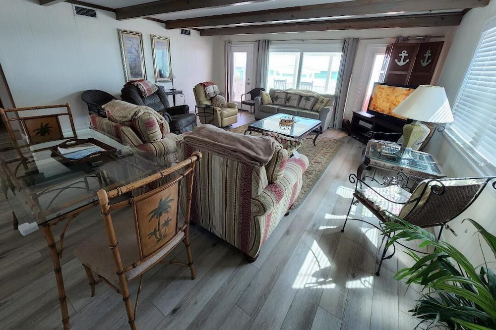 Photo of Bedroom in Bahama Beach