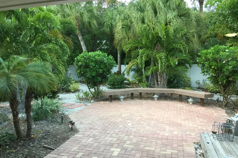 Photo of Others in Anna Maria