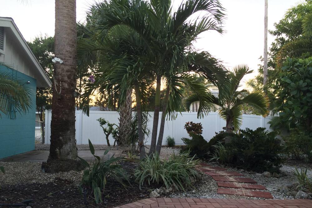 Photo of Others in Anna Maria