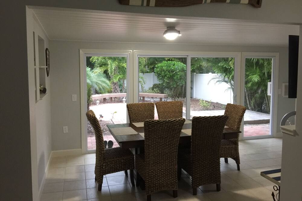 Photo of Livingroom in Anna Maria