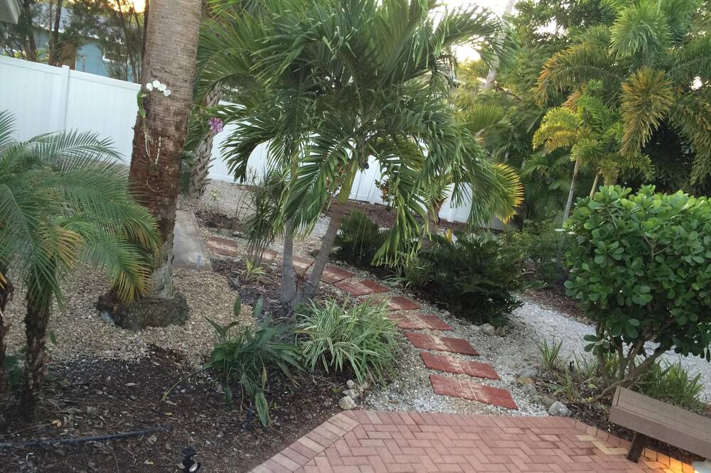 Photo of Others in Anna Maria