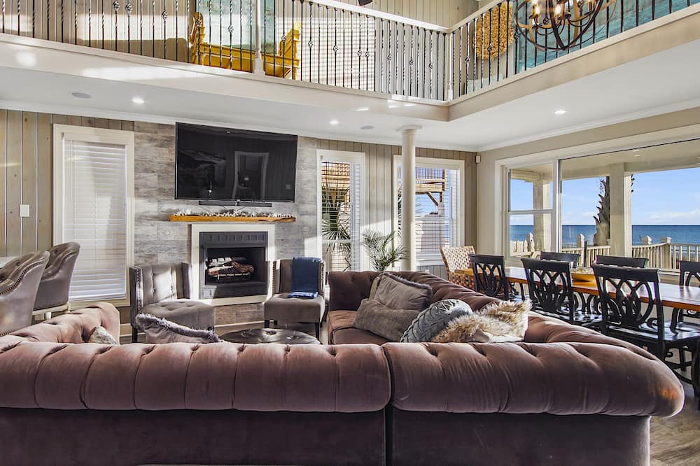 Photo of Livingroom in Bahama Beach