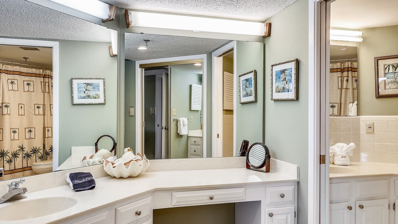 Photo of Bathroom in Holiday Isle