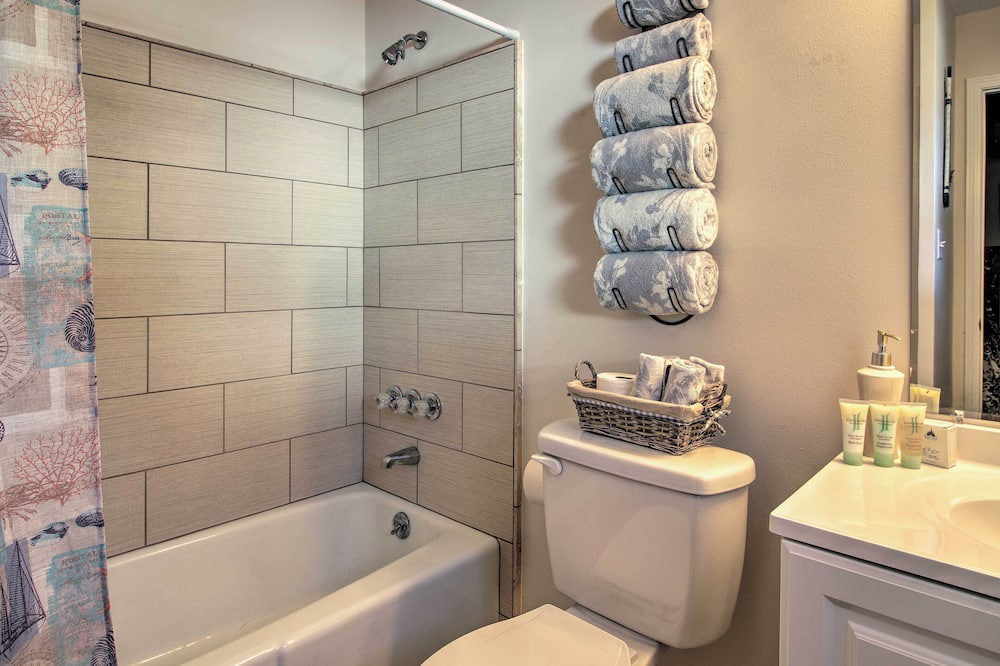 Photo of Bathroom in Ono Island