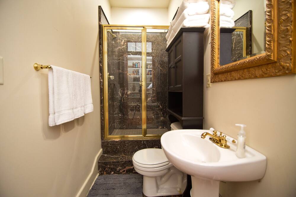 Photo of Bathroom in Treme