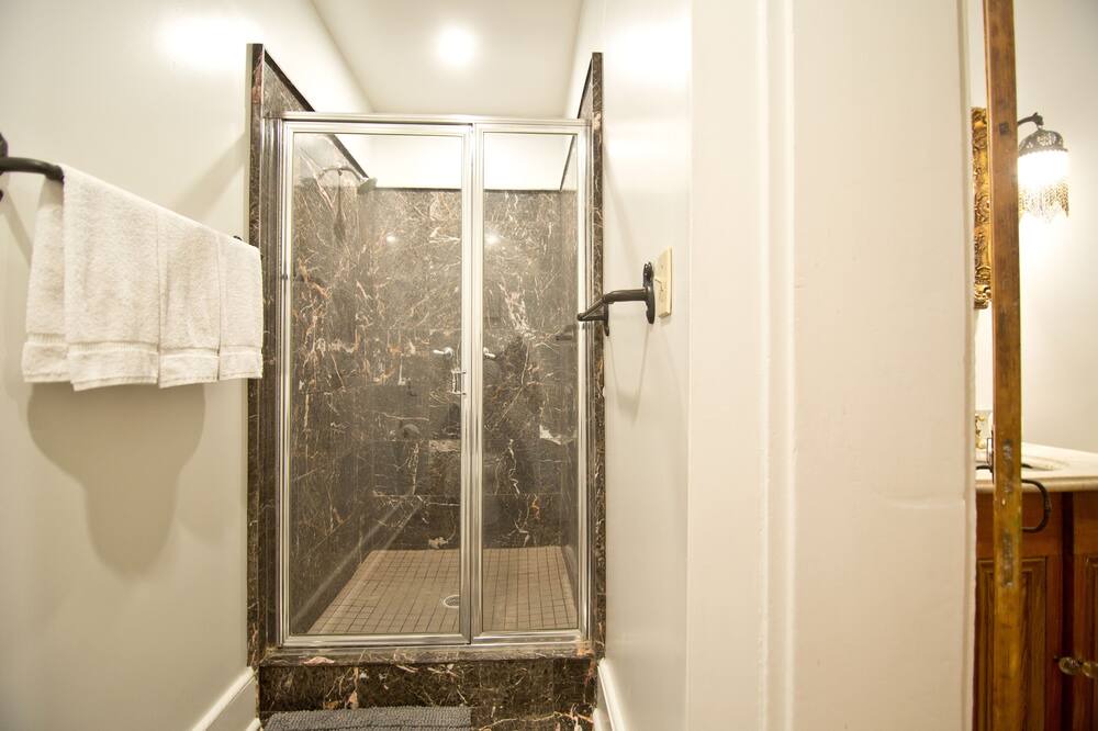Photo of Bathroom in Treme