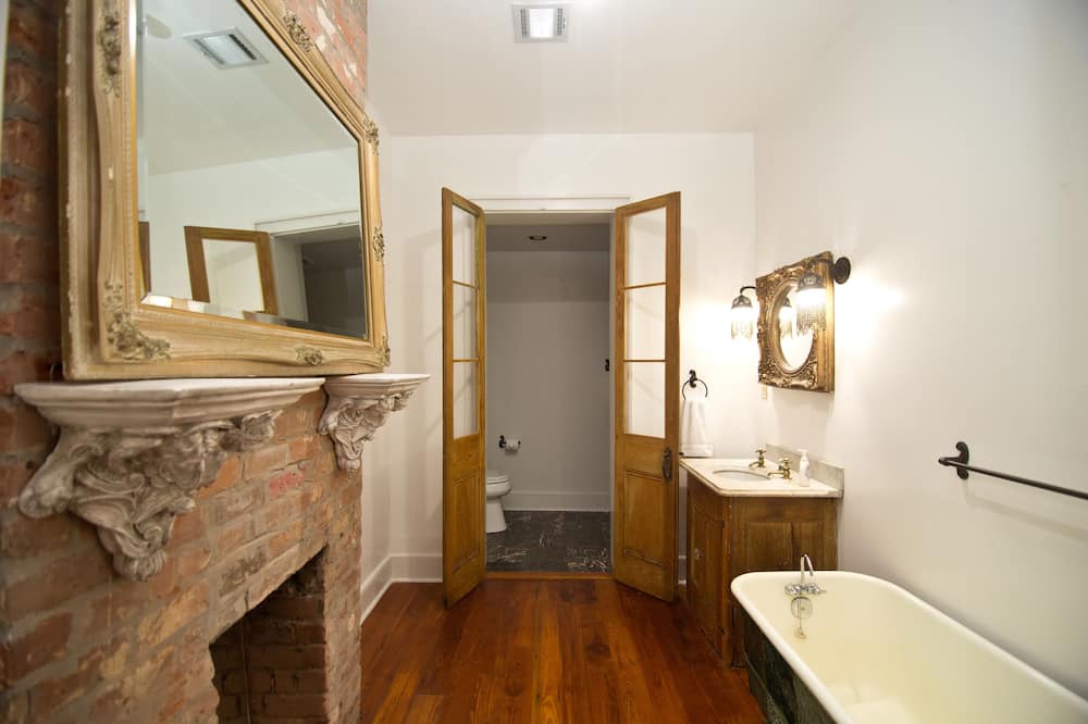 Photo of Bathroom in Treme