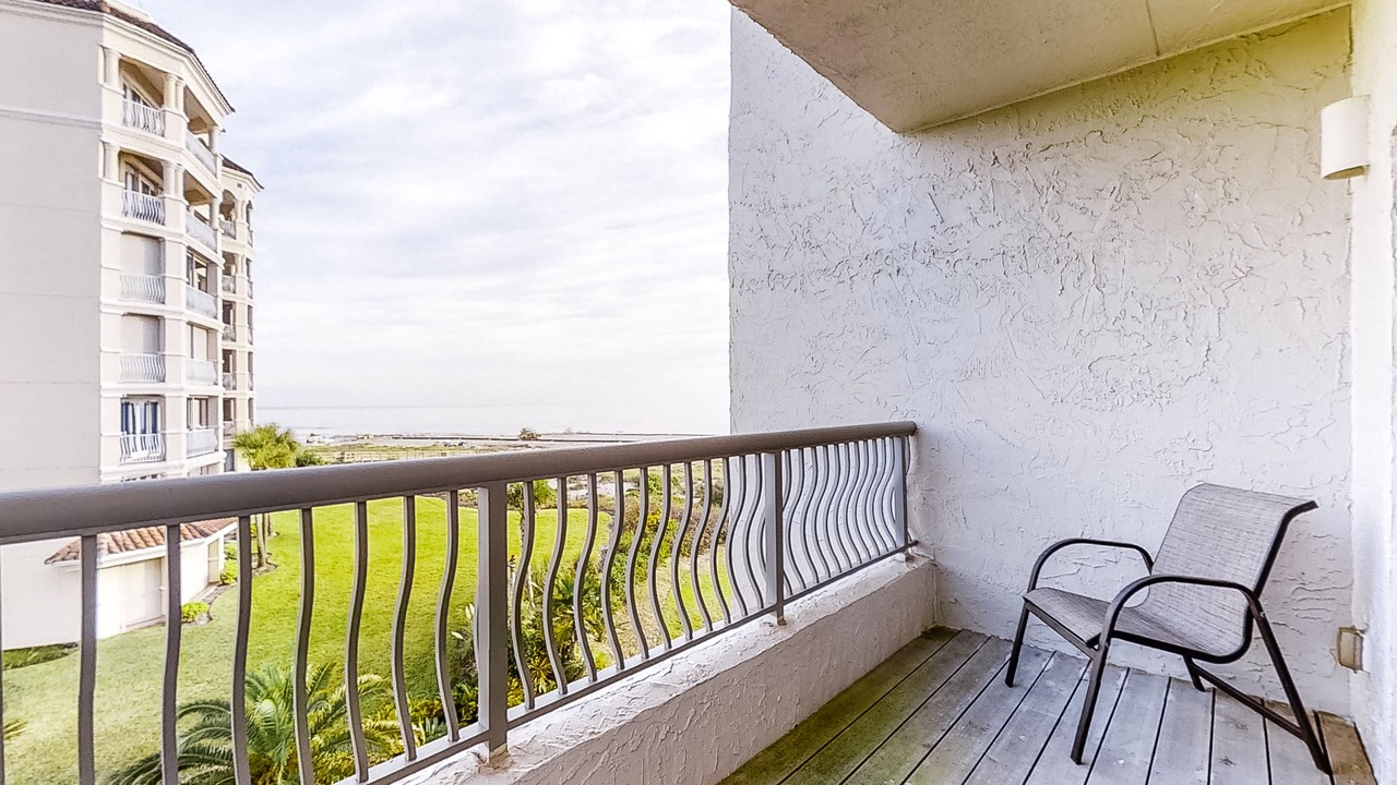 Photo of Patio Balcony in American Beach