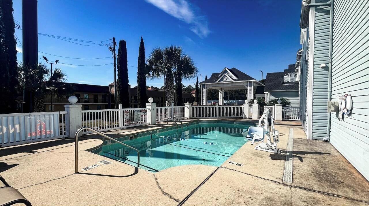 Photo of Outdoor in Tillmans Corner