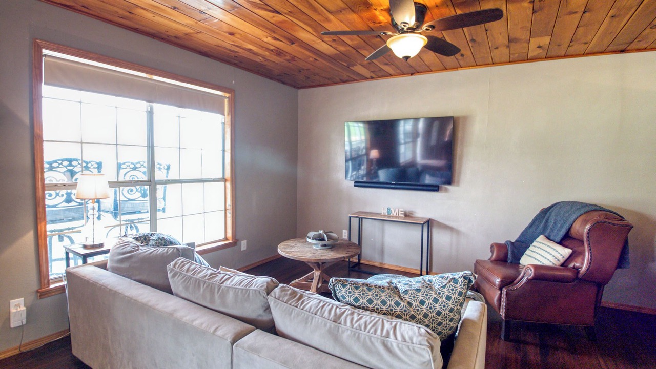 Photo of Livingroom in Kingston
