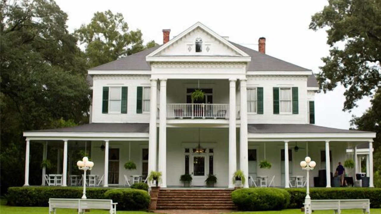 Photo of Buildings in Amite