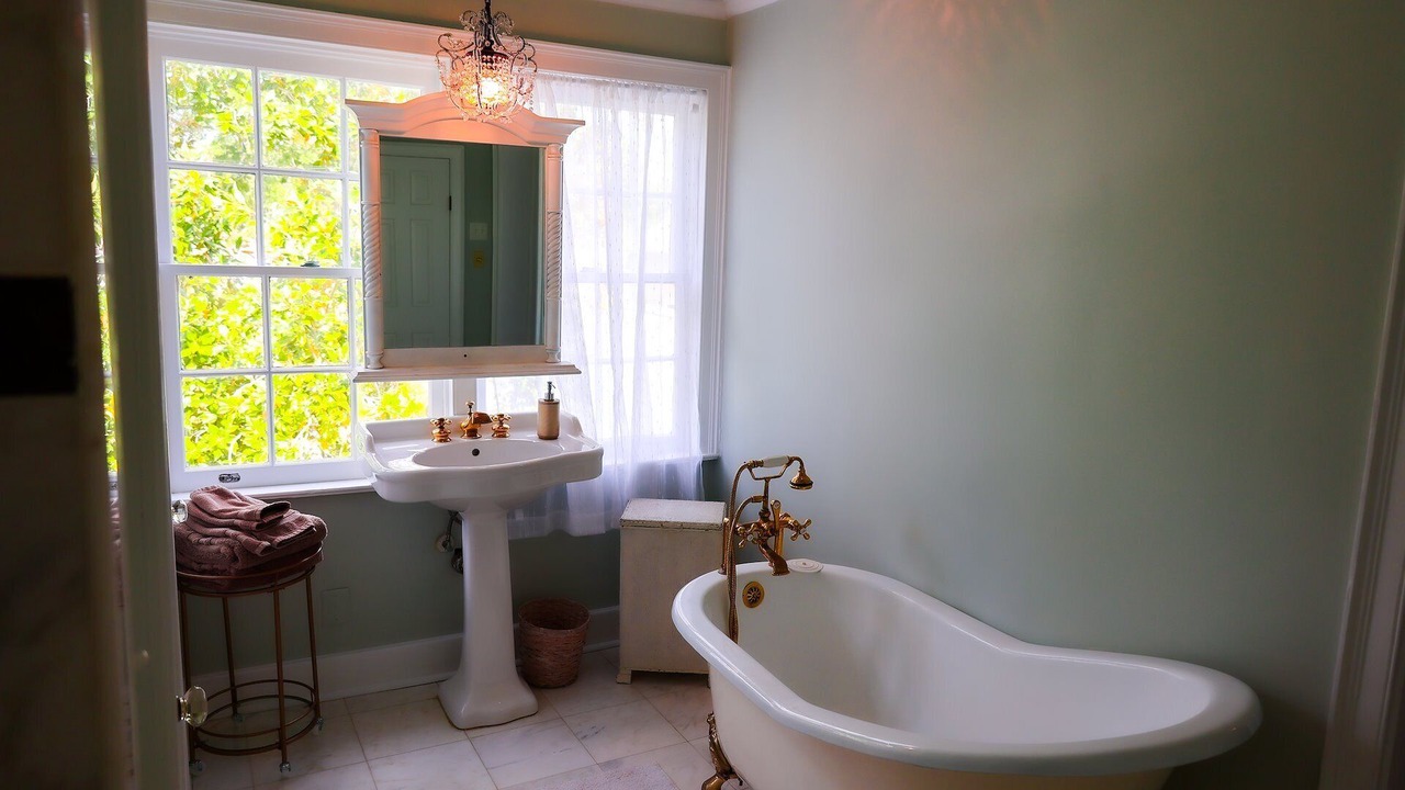 Photo of Bathroom in Destrehan