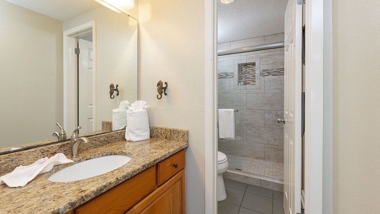 Photo of Bathroom in Orange Beach East