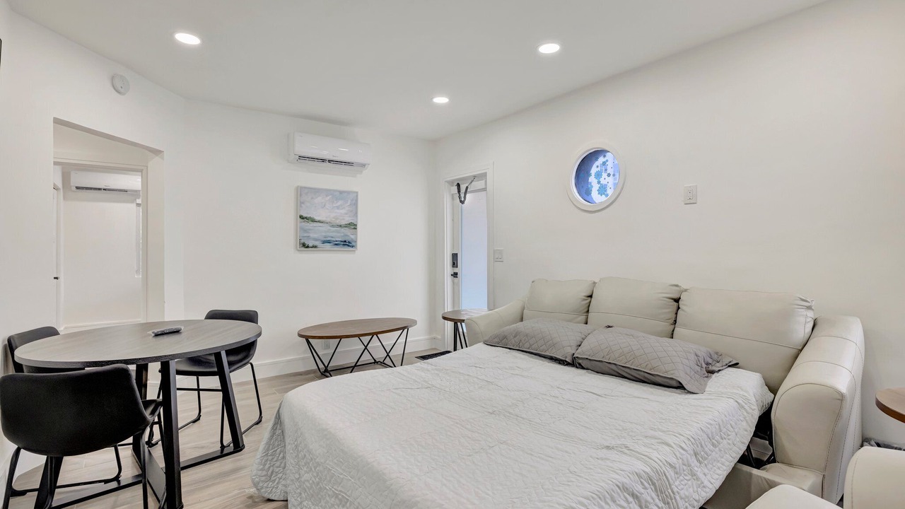 Photo of Bedroom in Central Beach