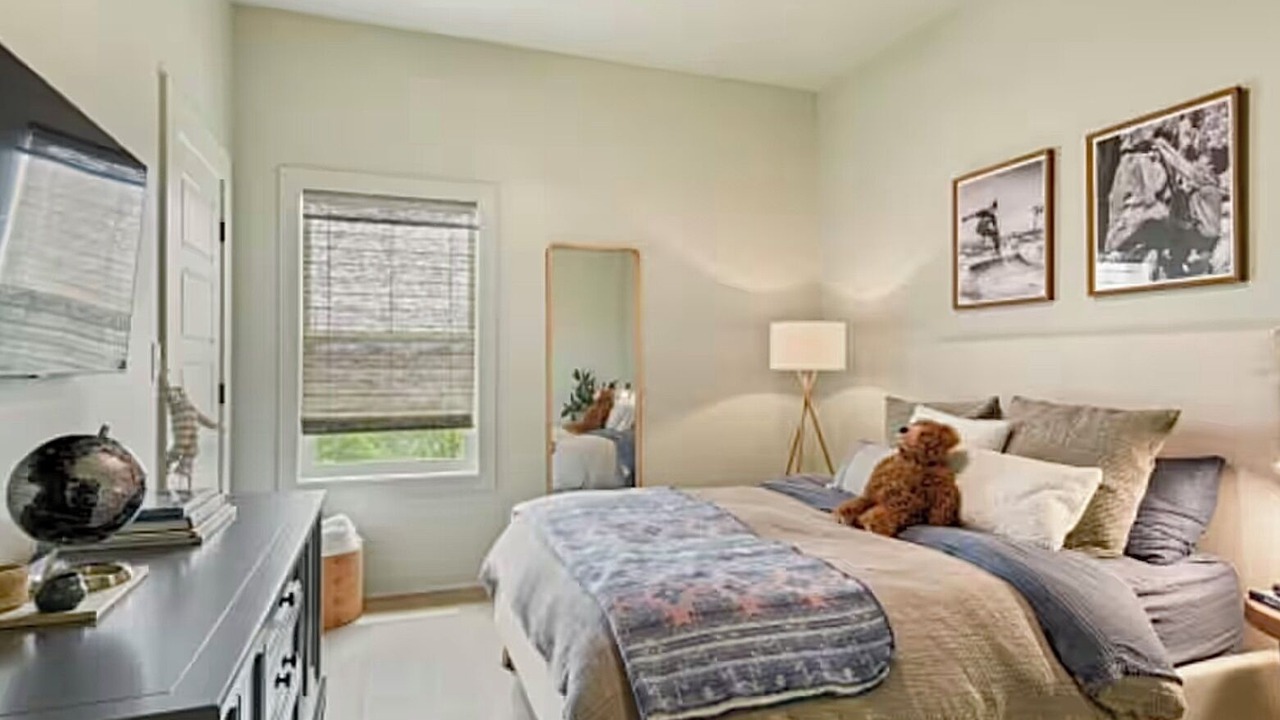 Photo of Bedroom in Henderson Point