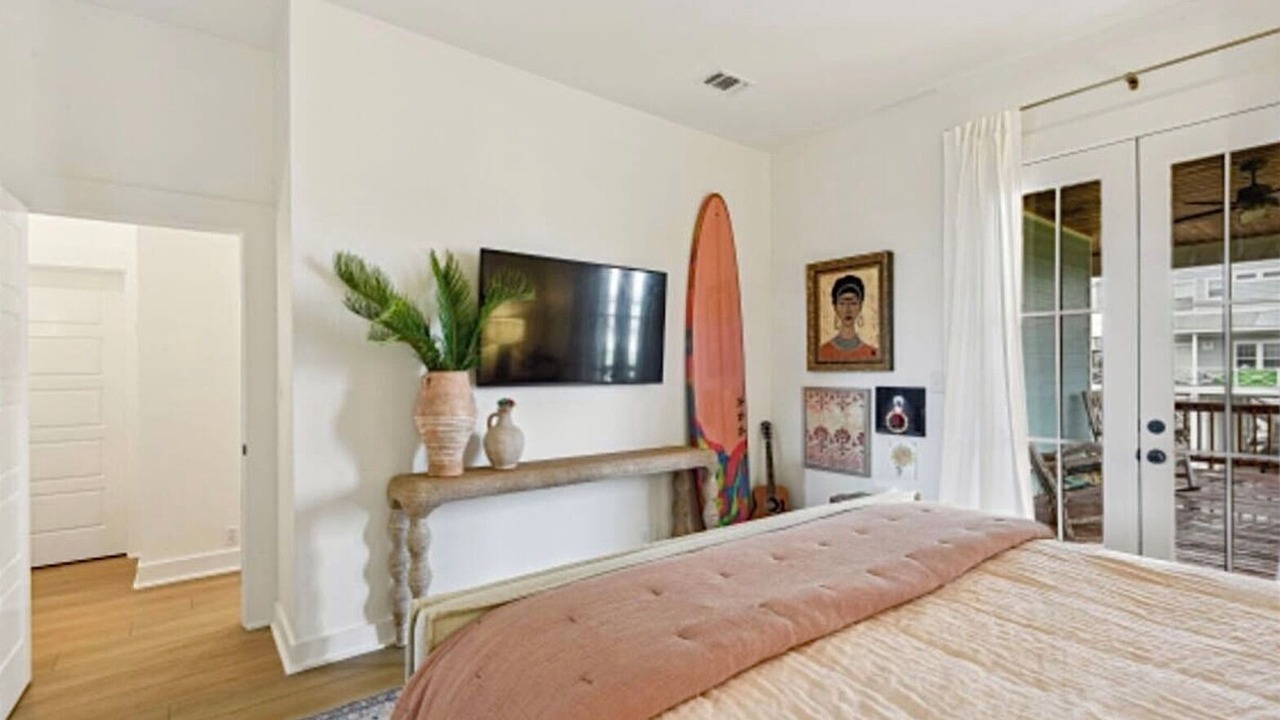 Photo of Bedroom in Henderson Point