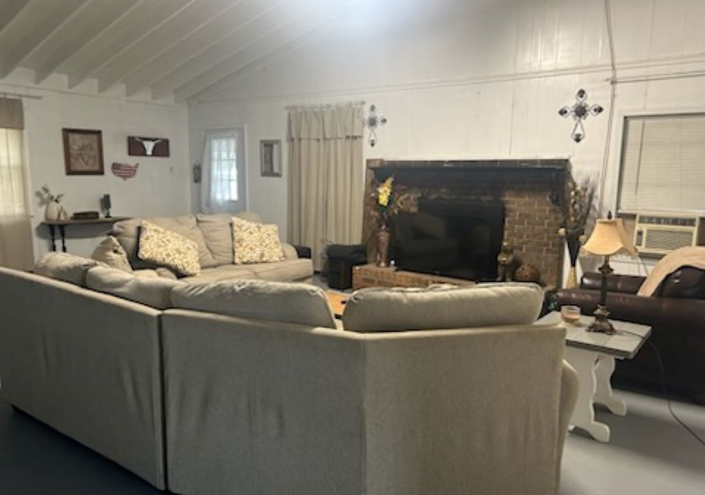 Photo of Livingroom in Ruth