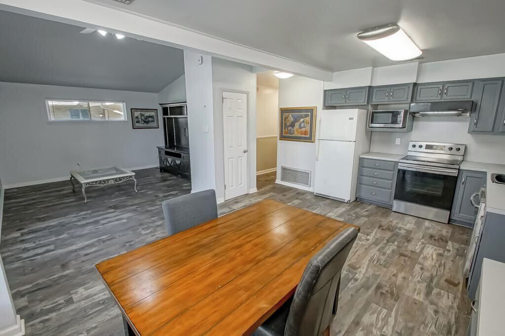Photo of Kitchen in Kenner - Louis Armstrong International Airport