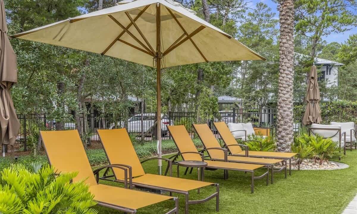Photo of Outdoor in White's Gulfview