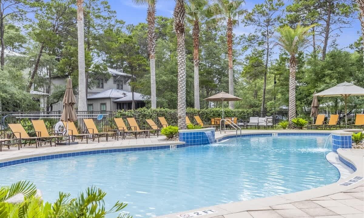 Photo of Outdoor in White's Gulfview