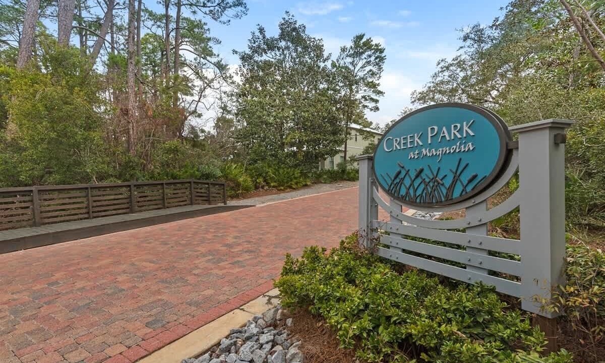 Photo of Outdoor in White's Gulfview