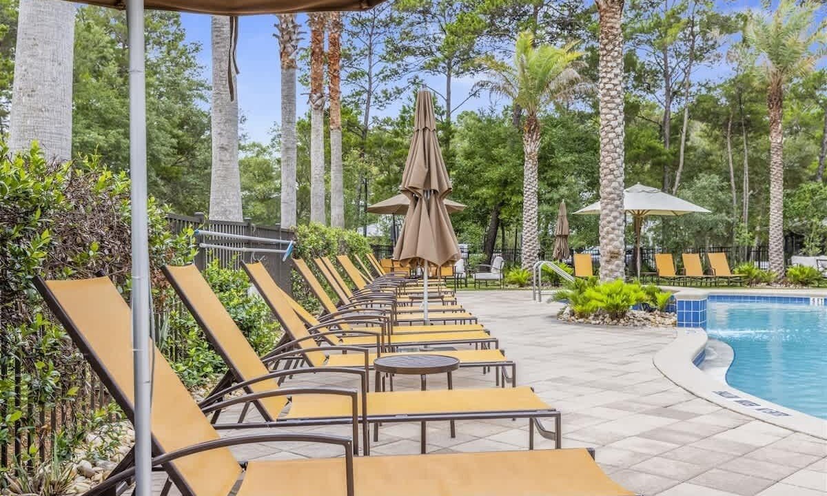 Photo of Outdoor in White's Gulfview